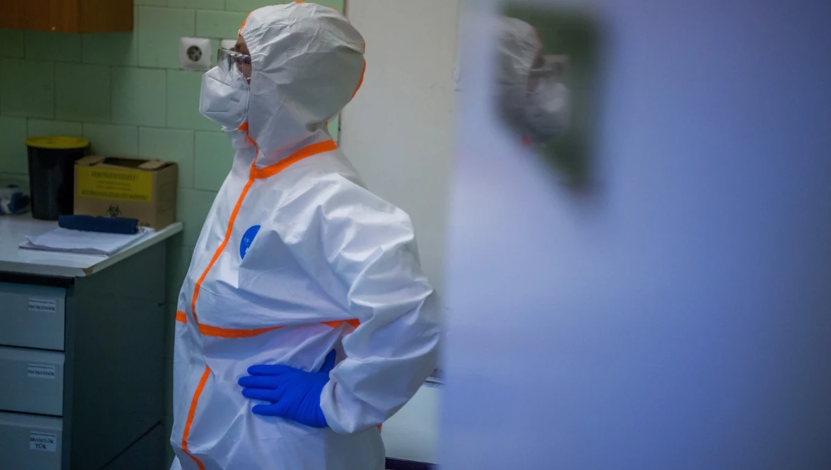 Ministerstwo Zdrowia podało nowe statystyki dotyczące koronawirusa w Polsce. Stwierdzono 359 nowych zakażeń, zmarło kolejnych 9 osób. Od początku epidemii stwierdzono już ponad 28 tysięcy zachorowań.