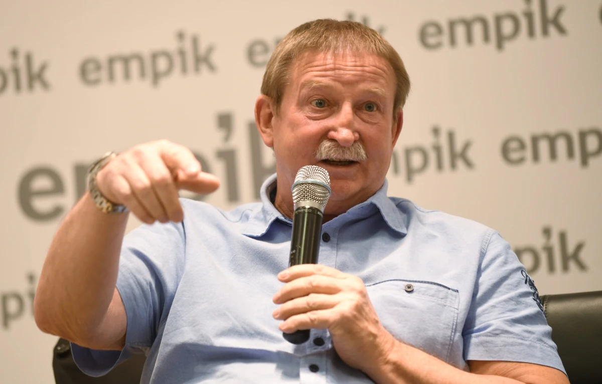 Dziennik "Le Teleframme" informuje, że były piłkarz reprezentacji Polski Andrzej Szarmach został skazany we Francji na osiem miesięcy więzienia w zawieszeniu za przemoc domową.