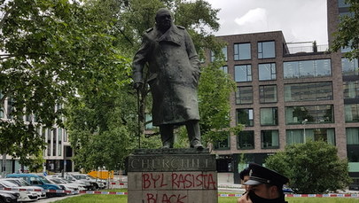 "Był rasistą". Napis na pomniku Churchilla w Pradze