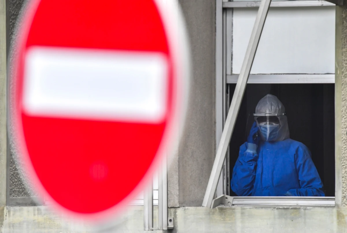 Mamy 376 nowych i potwierdzonych przypadków zakażeń koronawirusem - poinformowało w piątek rano Ministerstwo Zdrowia. Z resortowych danych wynika, że kolejnych 7 pacjentów zmarło w Polsce z powodu Covid-19.