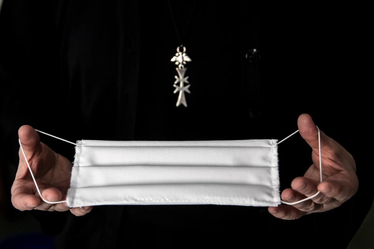 Testy potwierdziły obecność koronawirusa u pięciu sióstr mieszkających w Sekretariacie Konferencji Episkopatu Polski. Siostry są w stałym kontakcie z Inspekcją Sanitarną. U innych mieszkańców Sekretariatu KEP nie potwierdzono obecności COVID-19 - powiedział rzecznik Konferencji Episkopatu Polski ks. Paweł Rytel-Andrianik. 