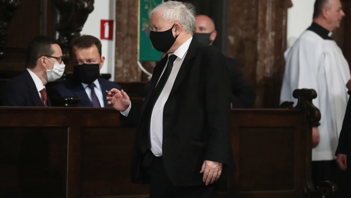 PiS w 2019 r. zgromadziło 41 mln 336 tys. zł, a PO - 41 mln 688 tys. zł, obie partie zaciągnęły kredyty: PiS na 20 mln zł, a PO na 24,5 mln zł. Przychody PSL wyniosły 7 mln 866 tys. zł, a SLD - 5 mln 777 tys. zł - wynika ze sprawozdań finansowych partii politycznych za ub. rok opublikowanych przez PKW.