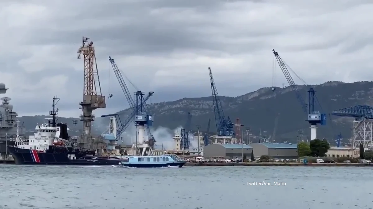 Pożar francuskiego okrętu podwodnego o napędzie nuklearnym, zacumowanego w porcie w Tulonie nad Morzem Śródziemnym, jest pod kontrolą - poinformowała w piątek lokalna prefektura. Nikt nie został ranny.
