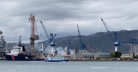 Pożar francuskiego okrętu podwodnego o napędzie nuklearnym, zacumowanego w porcie w Tulonie nad Morzem Śródziemnym, jest pod kontrolą - poinformowała w piątek lokalna prefektura. Nikt nie został ranny.
