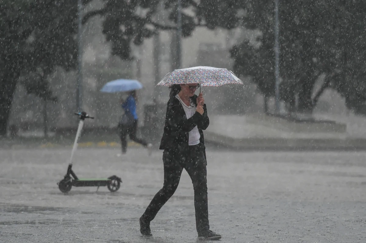 Instytut Meteorologii i Gospodarki Wodnej wydał w sobotę ostrzeżenia pierwszego stopni przed burzami z gradem dla woj.: podkarpackiego, małopolskiego, śląskiego, opolskiego i dolnośląskiego.