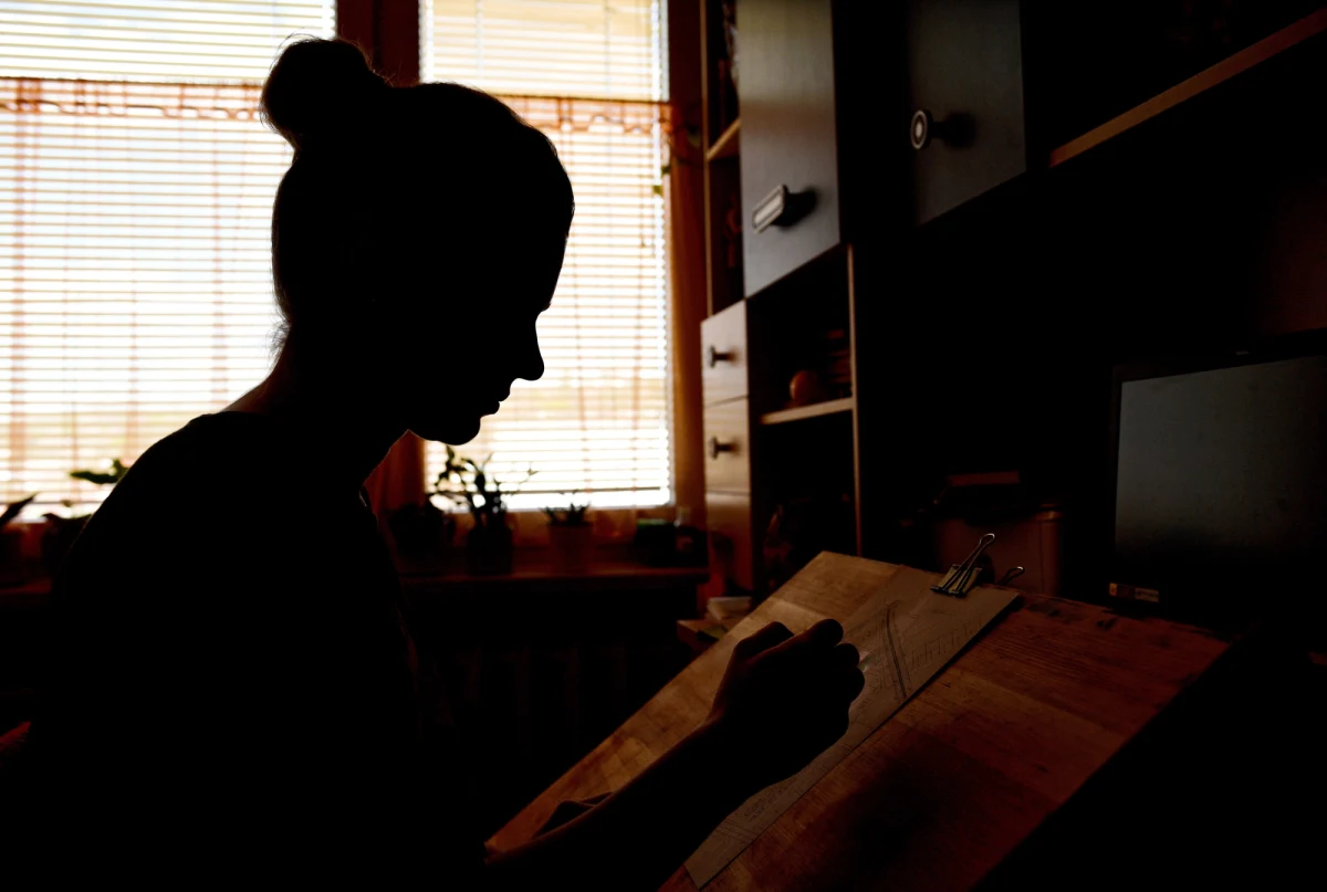 Przemoc psychiczna, mobbing, dwuznaczne propozycje za lepszą ocenę w indeksie, molestowanie na wyjazdach integracyjnych - studenci Śląskiego Uniwersytetu Medycznego przerywają milczenie i mówią o patologicznych sytuacjach, których doświadczyli. Władze uczelni wydały oświadczenie. Twierdzą, że do tej pory nie otrzymały żadnych skarg - donosi portal Onet. 