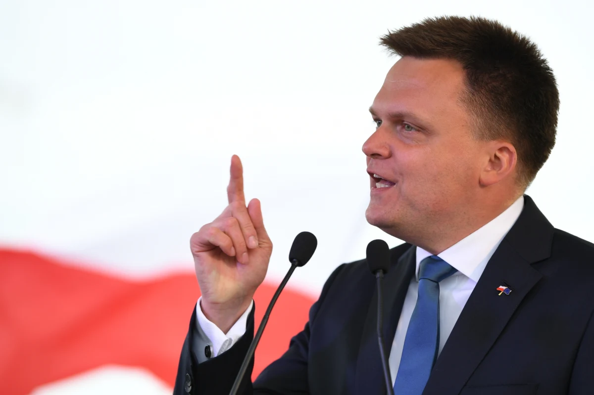 "Realizowany w tej chwili, dzięki uporowi i bezmyślności rządu PiS, przekop Mierzei Wiślanej to absurd pod każdym względem" - mówił w Skowronkach (woj. pomorskie) niezależny kandydat na urząd prezydenta Szymon Hołownia, który odwiedził miejsce budowy kanału żeglugowego. Zdaniem Hołowni dwa miliardy złotych, które - jak mówił podczas konferencji prasowej - wydano dotąd na budowę kanału przez Mierzeję Wiślaną "poszły w muł".