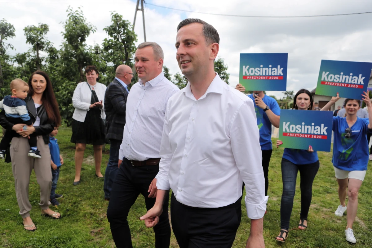 Startuję w wyborach prezydenckich, bo wiem, że większość kandydatów nie wypowiada się na temat wsi i rolnictwa, a ci którzy się wypowiadają - jak prezydent Andrzej Duda - nie spełnili swoich obietnic - powiedział lider PSL Władysław Kosiniak-Kamysz. Kandydat ludowców na prezydenta wziął udział w debacie rolniczej we wsi Chrząszczewek (woj. łódzkie).