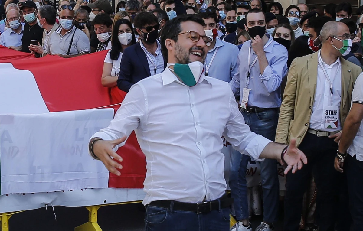 Lider włoskiej opozycji Matteo Salvini z prawicowej Ligi zarzucił premierowi Giuseppe Contemu, że uważa kraje Grupy Wyszehradzkiej za źródło problemów w UE. Tak zareagował na apel Contego do opozycji, by pomogła przekonać V4 do planu funduszu ratunkowego UE.