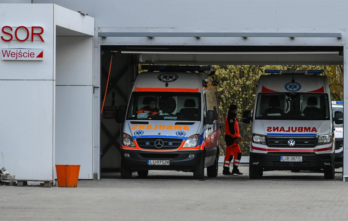 Ognisko SARS-CoV-2 w powiecie opoczyńskim może zataczać coraz szersze kręgi - powiedział wojewoda łódzki Tobiasz Bocheński. Na południu regionu łódzkiego jest teraz więcej zakażeń. Są trzy wyraźne ogniska patogenu w trzech powiatach.