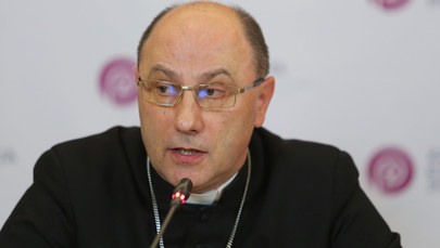 Kłótnia w episkopacie, pedofilia duchownych w tle. Prymas odpowiada bp. Janiakowi