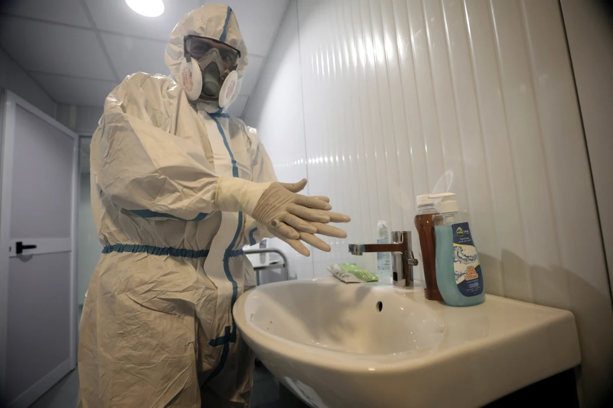 Od wtorku szpitale w Wielkiej Brytanii zaczną stosować deksametazol w leczeniu ciężko chorych pacjentów z Covid-19 - powiedział minister zdrowia Matt Hancock. To efekt przełomowych badań, które udowodniły skuteczność leku - pierwszego potwierdzonego leku na koronawirusa.