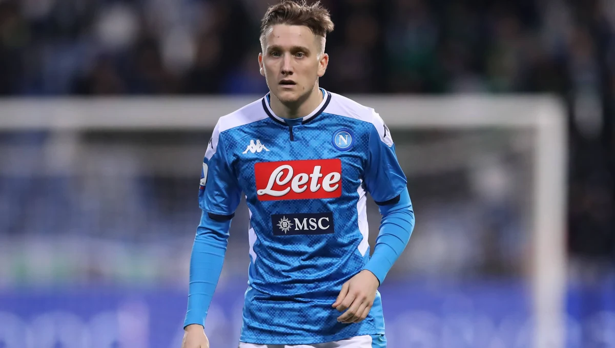 Piotr Zieliński ma największe szanse by wystąpić w pierwszym składzie Napoli w dzisiejszym finale Pucharu Włoch. Zespół z Neapolu zagra o trofeum z Juventusem. W zespole Starej Damy między słupkami wystąpi najprawdopodobniej Gianluigi Buffon, bo to dla niego zarezerwowane są mecze pucharowe. Wojciech Szczęsny ma usiąść na ławce rezerwowych. We wspomnianym Napoli mecz na ławce prawdopodobnie rozpocznie Arkadiusz Milik.