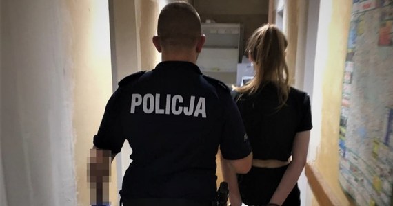 Pijana 17-latka zaatakowała policjanta w Łaziskach Górnych. Nastolatce grozi teraz do trzech lat więzienia.