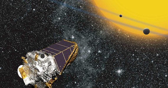 W naszej Galaktyce, Drodze Mlecznej, może znajdować się do 6 miliardów podobnych do Ziemi planet - piszą w czasopiśmie "The Astronomical Journal" astronomowie z University of British Columbia. Ich szacunki wskazują na to, że jedna taka planeta może przypadać na pięć podobnych do naszego Słońca gwiazd. To kolejna w tym tygodniu publikacja na łamach tego czasopisma, która próbuje odpowiedzieć na pytanie, jak powszechnie mogą w Drodze Mlecznej występować warunki sprzyjające powstaniu życia. W poniedziałek badacze z University of Nottingham ogłosili, że w naszej Galaktyce może istnieć około 36 aktywnych, inteligentnych i zdolnych do wysyłania informacji cywilizacji. 