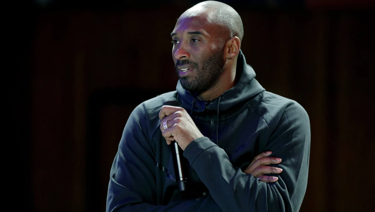 Już prawie pół roku minęło od tragicznej śmierci koszykarza Koby’ego Bryanta, który zginął wraz ze swoją córką i 7 innymi osobami w katastrofie helikoptera. Trwa śledztwo w tej sprawie. Pojawiły się nowe wątki, które mogą pomóc w wyjaśnieniu przyczyn tragedii.