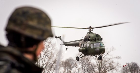 Około godziny 14:00 helikopter Mi-2, należący do 56 bazy sił powietrznych w Inowrocławiu lądował awaryjnie w pobliżu Gostynina na Mazowszu. 