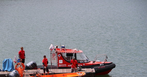 W Jeziorze Oleckim Wielkim na Mazurach utonęła w czwartek po południu 12-letnia dziewczynka, która bawiła się ze znajomymi na pobliskiej plaży. Pomimo reanimacji nie udało się jej uratować - podała policja.