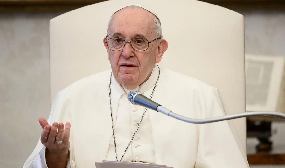 Papież Franciszek nie ma w planach na ten rok żadnej podróży zagranicznej - potwierdził w czwartek Watykan. Oficjalnie została tylko zapowiedziana na maj, a następnie odwołana pielgrzymka na Maltę, natomiast kilka innych było rozważanych i planowanych.