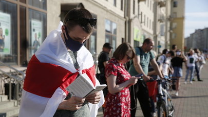 Wybory na Białorusi. Kandydat opozycji rezygnuje ze startu