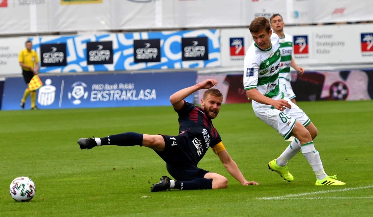 Po ciekawym meczu Lechia Gdańsk wygrała w Szczecinie z Pogonią 1:0. Autorem zwycięskiego gola był Amerykanin Kenneth Saief.