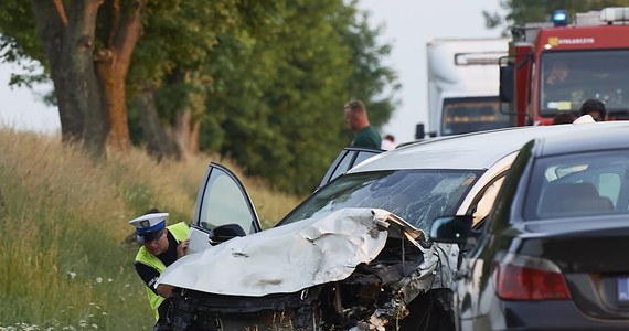 Trzy osoby zginęły, a siedem zostało rannych po zderzeniu trzech aut w Borczu na trasie Żukowo - Kościerzyna w woj. pomorskim. 