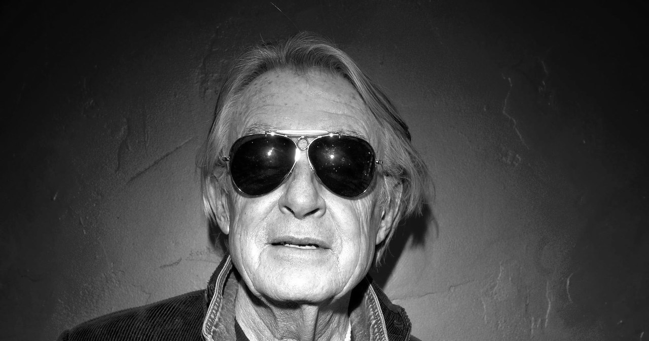 Reżyser Joel Schumacher, autor głośnego "Upadku" z Michaelem Douglasem, dramatu "8 milimetrów" z Nicolasem Cage'em oraz dwóch filmów o Batmanie, zmarł w wieku 80 lat. Artysta przegrał walkę z rakiem.