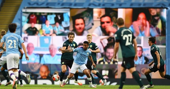 Manchester City pokonał u siebie Burnley 5:0 w meczu kończącym 30. kolejkę Premier League. Piłkarze trenera Josepa Guardioli mają jednak tylko matematyczne szanse na obronę tytułu. W tabeli zajmują drugie miejsce, a do prowadzącego Liverpoolu tracą 20 punktów.