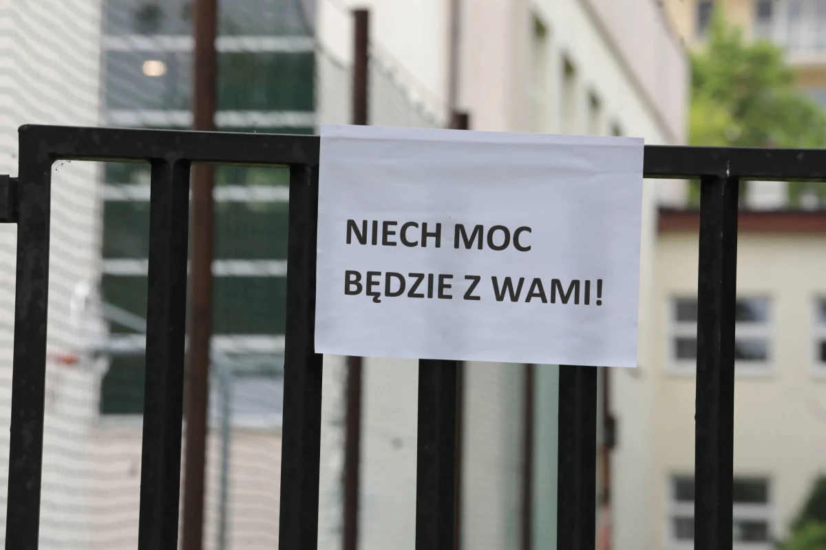 Maturzyści przystąpią dziś do pisemnego egzaminu z języka francuskiego na poziomie podstawowym. Egzamin pisemny na poziomie podstawowym z wybranego języka obcego nowożytnego jest jednym z obowiązkowych na maturze. 