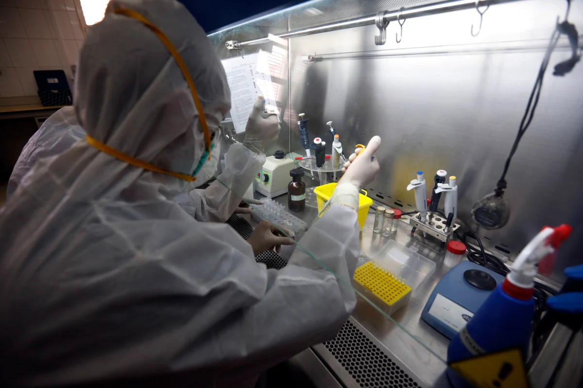 Chińskie władze dały zielone światło dla rozpoczęcia prób klinicznych na ludziach kolejnego prototypu szczepionki przeciw Covid-19 – poinformował we wtorek koncern Chongqing Zhifei Biological Products, który opracował potencjalną szczepionkę.