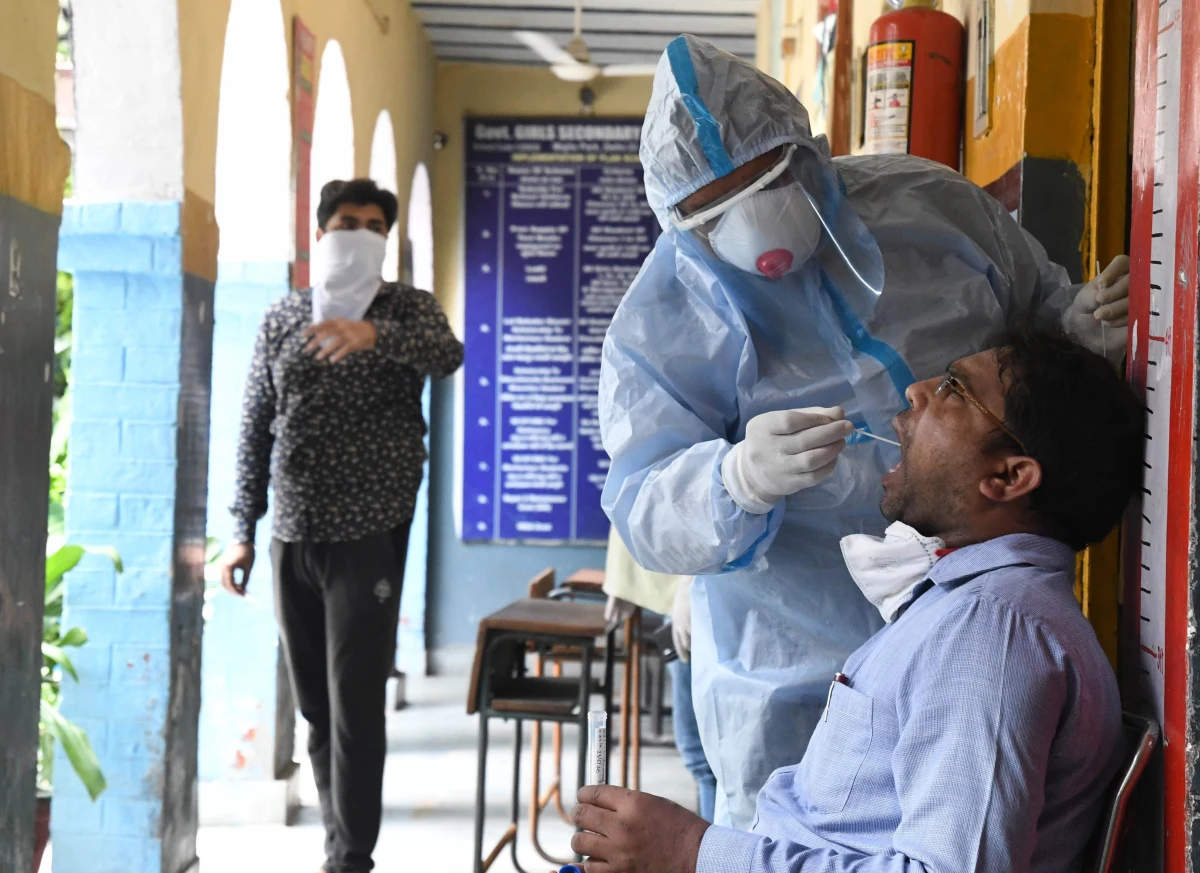 Mimo wysokiego tempa transmisji koronawirusa, szef berlińskiego Instytutu im. Roberta Kocha (RKI) wyraził we wtorek optymizm co do szans uniknięcia drugiej fali pandemii w Niemczech. Obostrzenia powróciły w miejscowości Guetersloh, największym obecnie ognisku wirusa.
