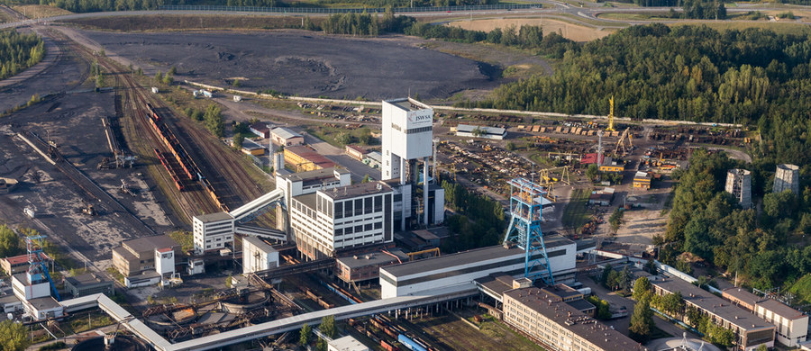 W kopalni "Jastrzębie-Bzie" w Jastrzębiu-Zdroju doszło do wypadku. Poszkodowane zostały trzy osoby. 