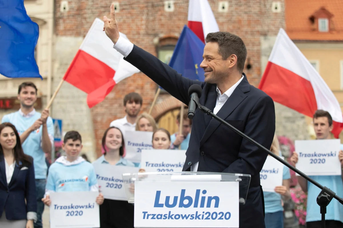 Jest ostateczna decyzja sądu ws. pozwu wyborczego komitetu wyborczego przeciwko Rafałowi Trzaskowskiemu. Sąd Apelacyjny prawomocnie oddalił zażalenie komitetu Dudy na orzeczenie sądu I instancji. Rafał Trzaskowski nie musi prostować swojej wypowiedzi o milionie bezrobotnych. 