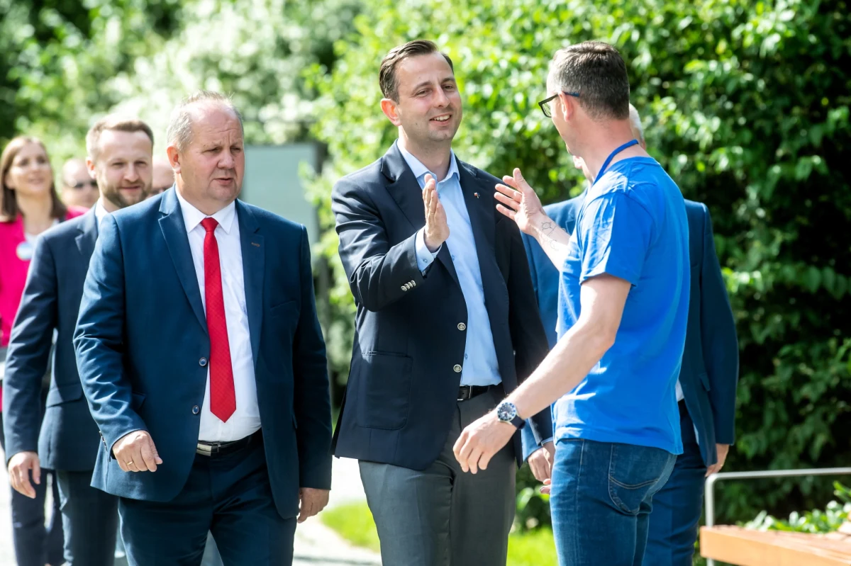 Budowa Koalicji Polskiej na bazie tradycji przynosi efekty - ocenił prezes PSL i kandydat na prezydenta Władysław Kosiniak-Kamysz w wywiadzie dla "Rzeczpospolitej". Zapewnił też, że do ostatniego dnia będzie walczył o wejście do II tury wyborów.