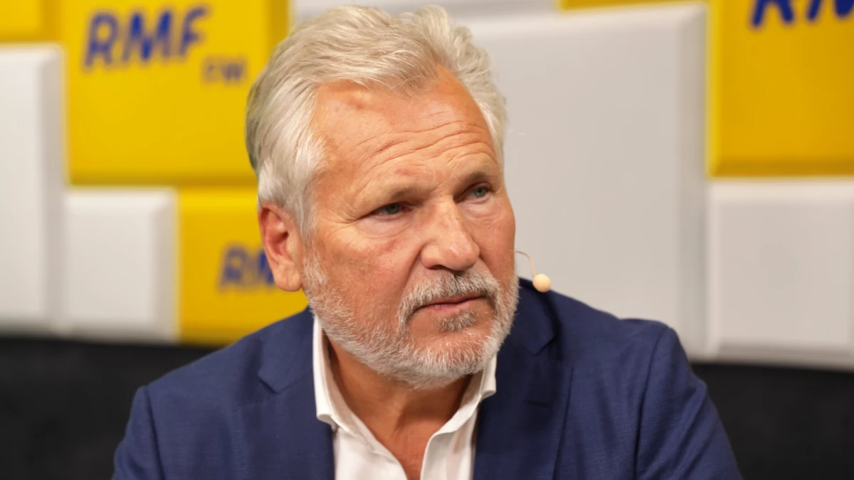 "Wizyta się odbyła. Nazwałbym ją najkrócej - kampanijna ustawka i tyle" - stwierdził w Porannej rozmowie w RMF FM były prezydent Aleksander Kwaśniewski pytany o spotkanie Andrzeja Dudy i Donalda Trumpa w Białym Domu. "Kiedyś się dowiemy, jakie były kulisy przygotowania tej wizyty. Mam wrażenie, że nie tyle Amerykanie wybierali Polskę jako pierwszego gościa, co Polska strona starała się, żeby ta wizyta odbyła się kilka dni przed wyborami" - ocenił. 