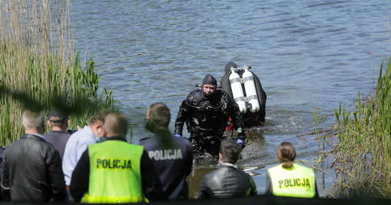 Badania DNA szczątków ludzkich wyłowionych pod koniec maja z Jeziora Dywickiego potwierdziły, że to zaginiona przed 24 laty Joanna Gibner - poinformował prokurator rejonowy Olsztyn Północ Arkadiusz Szulc. Rodzina zmarłej poinformowała, że pogrzeb odbędzie się w piątek.