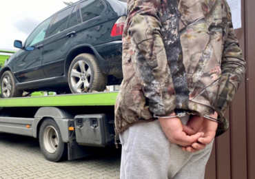 ​Mężczyzna celowo potrącił psa. Dzięki internautom trafił w ręce policji [ZOBACZ NAGRANIE]