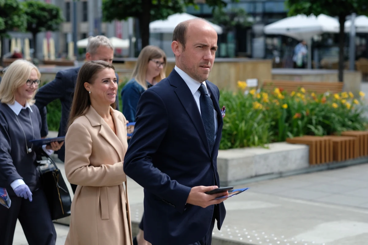 Budka podczas konferencji prasowej w Tczewie (Pomorskie) odniósł się do wizyty Andrzeja Dudy w Waszyngtonie, gdzie spotkał się on z prezydentem USA Donaldem Trumpem. "Przede wszystkim zero konkretów. Przypomnę, że oczekiwania były bardzo duże" - skomentował.