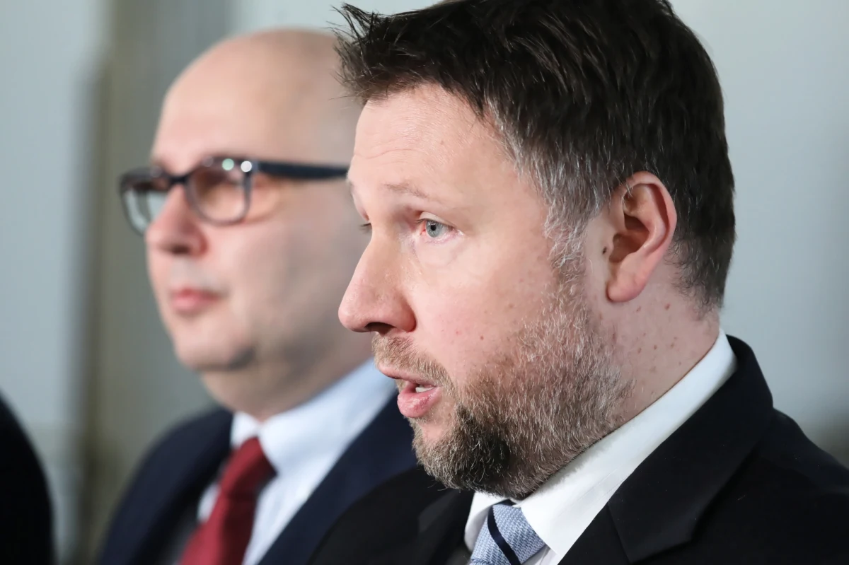 Zarząd Poczty Polskiej S.A. złożył skargę do marszałek Sejmu Elżbiety Witek na liczne kontrole poselskie podejmowane w ciągu ostatnich dwóch miesięcy przez posłów Koalicji Obywatelskiej . "Działania te uderzają w interes ekonomiczny firmy" - podała spółka w czwartek w komunikacie.