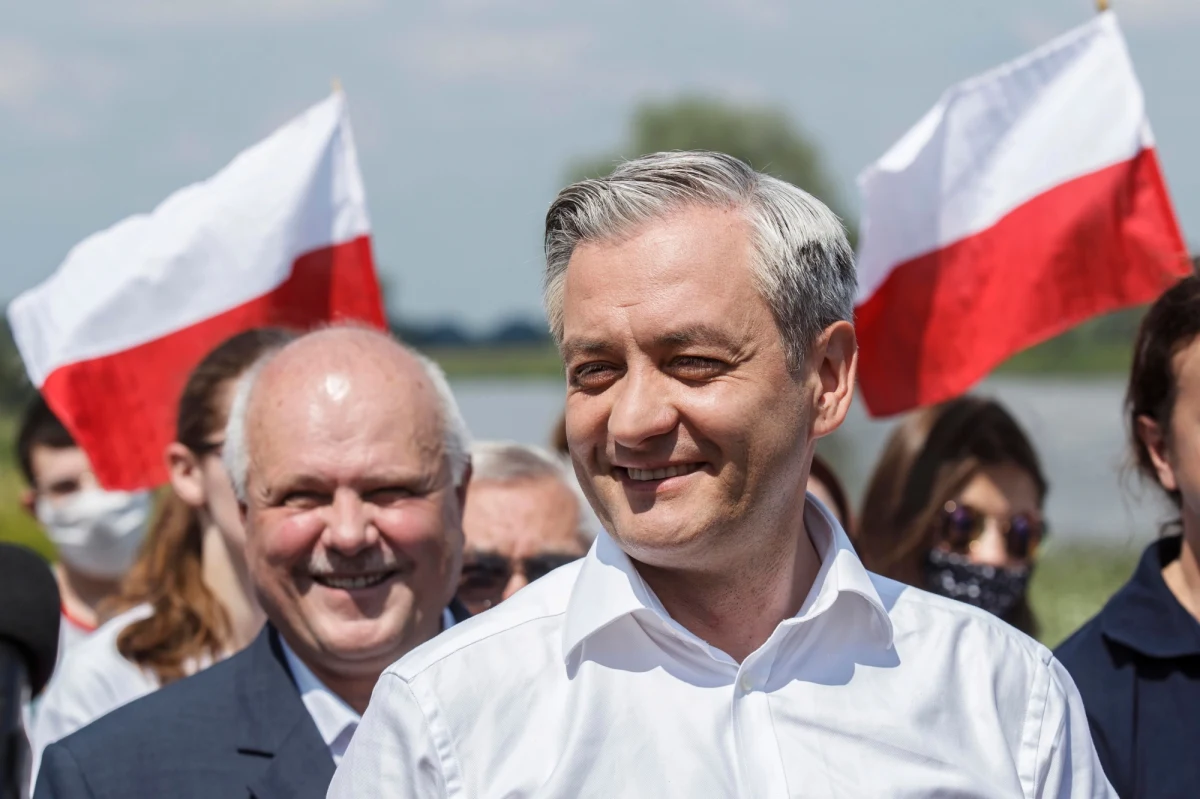 Zmienimy Polskę, bo czekaliśmy na to przez pięć ostatnich lat, a ludzie dobrej woli, którzy wierzą, że sprawiedliwość, otwartość, tolerancja, równe szanse dać Polsce może tylko i wyłącznie Lewica, czekali na to od 15 lat - mówił w Zielonej Górze kandydat Lewicy na prezydenta Robert Biedroń.