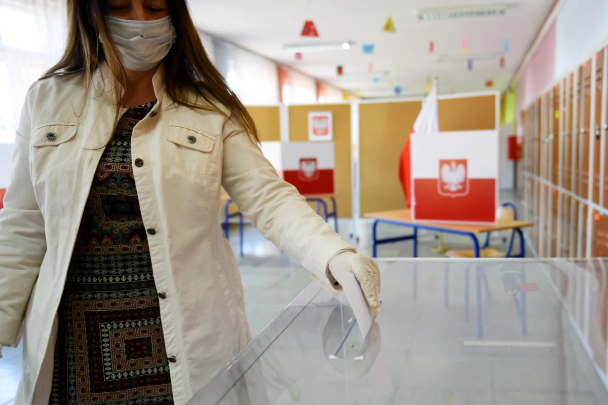 W nowojorskim okręgu konsularnym odnotowano rekordowe zainteresowanie polonijnego elektoratu głosowaniem w wyborach prezydenta Polski. Konsul generalny Adrian Kubicki poinformował w czwartek, że zamiar głosowania zgłosiło do placówki 13 600 wyborców.