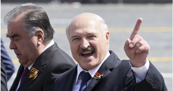 Prezydent Białorusi Aleksander Łukaszenka uważa, że potrzebne są istotne zmiany w konstytucji jego kraju. Zapowiedział, ze nowelizacja ustawy zasadniczej zostanie przeprowadzona w ciągu dwóch lat i ocenił, że propozycje dotychczas przedstawione nie są wystarczająco "zdecydowane".