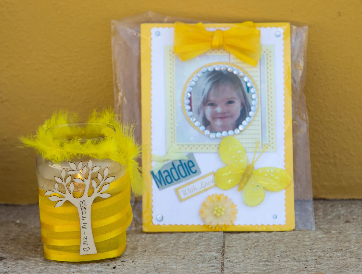 43- letni Niemiec podejrzany o uprowadzenie i zabójstwo Madeleine McCann może nigdy nie zostać oskarżony o popełnienie tej zbrodni. To opinia niemieckiego prokuratora, zajmującego się sprawą. Dziewczynka pochodząca z Wielkiej Brytanii zniknęła z pokoju hotelowego podczas rodzinnych wakacji w Portugalii - 13 lat temu. Podejrzany mężczyzna odsiaduje wyrok za inne wykroczenie. 