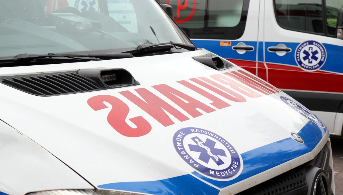 ​93-latek w Radomiu zmarł po tym, jak przeleżał dwa dni w rowie nieopodal szpitala. Mężczyzna został wcześniej przewieziony do placówki przez pogotowie - informuje tvn24.pl.