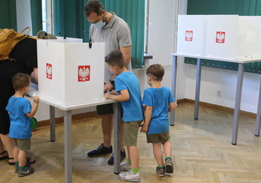 Warszawa: Reanimacja przed lokalem wyborczym