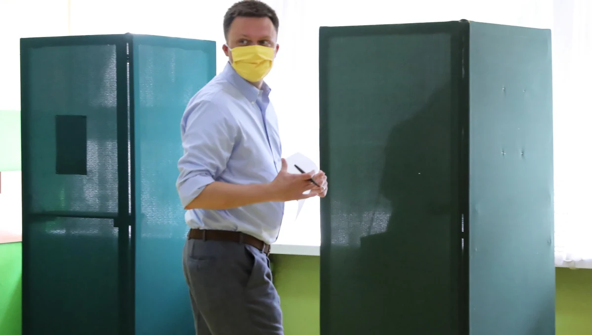 "To jest wynik moich marzeń, oznacza, że przekonaliśmy już 2,5 mln ludzi; kiedy zaczynaliśmy naszą drogę nikt nie pomyślałby, że to jest możliwe" - powiedział w niedzielę niezależny kandydat na prezydenta Szymon Hołownia, który według sondażowych wyników wyborów uzyskał trzecie miejsce.