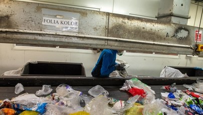 "Rzeczpospolita": Właścicielom mieszkań i domów grozi mandat 500 zł za śmieci
