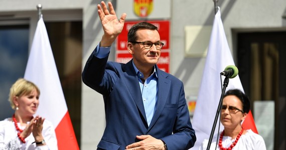 Jedynym gwarantem tego, że podatki będą służyły Polakom i nie będą podnoszone, jest prezydent Andrzej Duda - powiedział premier Mateusz Morawiecki w Opolu Lubelskim. Stwierdził, że politycy Platformy Obywatelskiej podwyższali podatki i działali w imieniu grup interesów. 