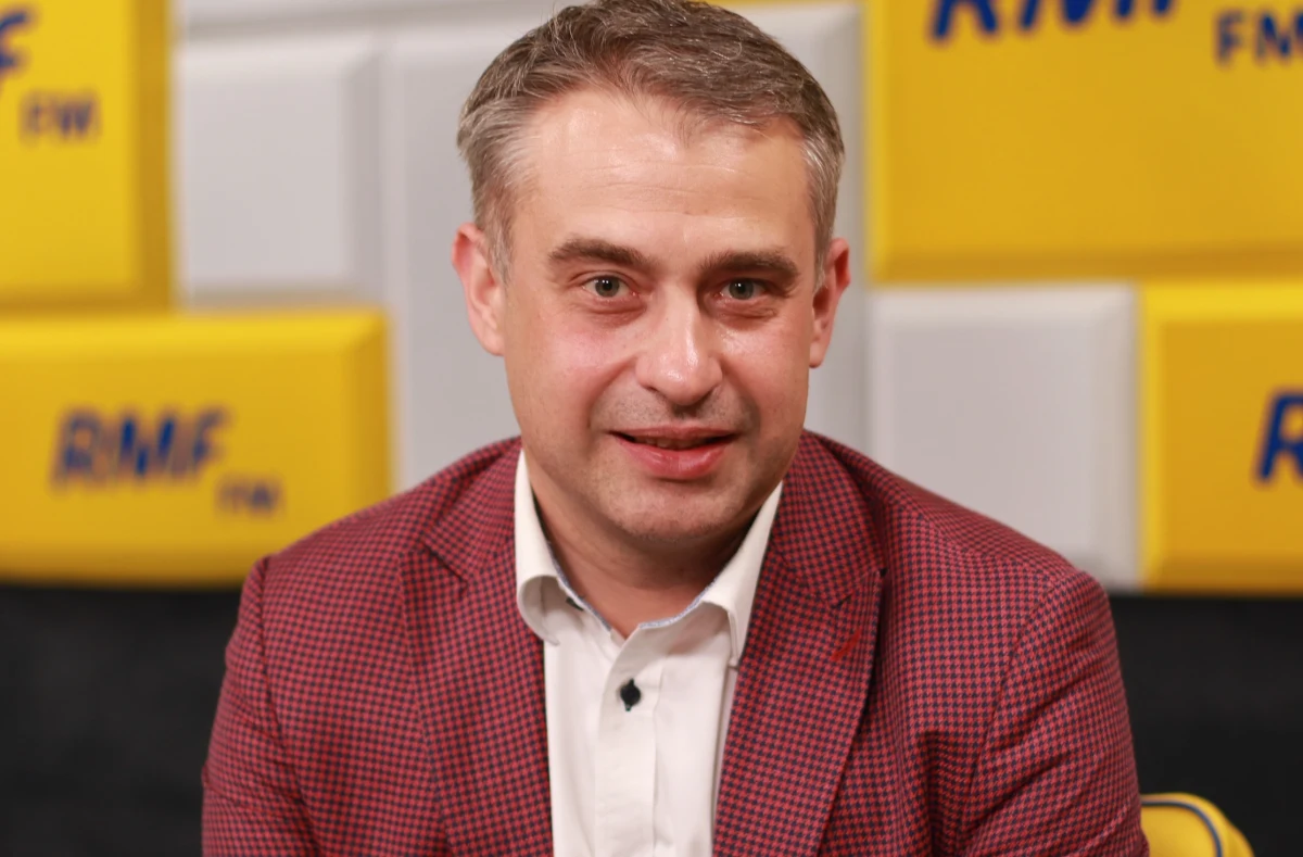 „To jest złość. Kto by był zadowolony z takiego wyniku” – mówi Krzysztof Gawkowski, gość Popołudniowej rozmowy w RMF FM, komentując w ten sposób wynik kandydata Lewicy w wyborach prezydenckich. Przypomnijmy, Robert Biedroń uzyskał w niedzielnym głosowaniu 2,22 proc. głosów. „To jest wynik, które nikt się nie spodziewał” – przyznaje przewodniczący klubu Lewicy, który zarazem broni Biedronia: „Wykonał kawał pracy, przejechał dużą część Polski. Mówił mądrze”.