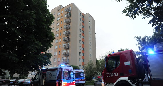 Dzieci w wieku 4 i 5 lat zginęły po wypadku przy ul. Władysława IV w Koszalinie. Chłopiec i dziewczynka wypadli z okna znajdującego się na 9. piętrze.